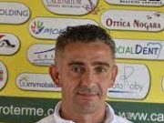 Cristian Soave, all’alba fa il netturbino, di pomeriggio l’allenatore. E’ stato promosso in serie C