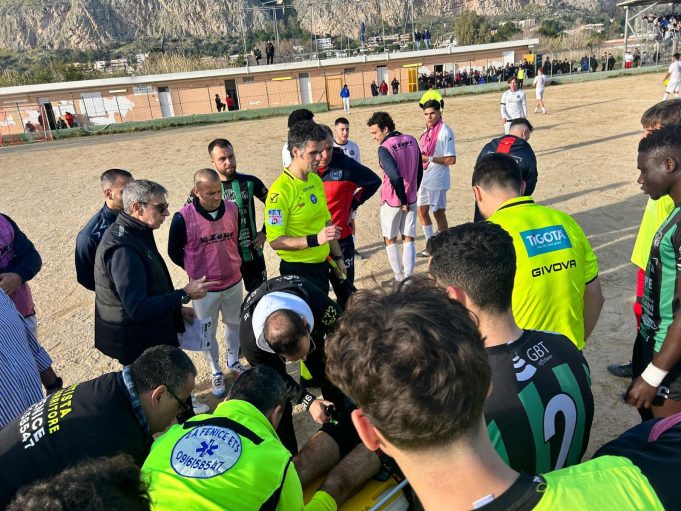 Arbitro infortunio